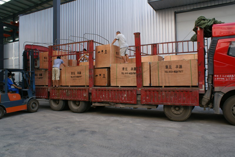 豐源機(jī)械三葉羅茨風(fēng)機(jī)準(zhǔn)備裝車(chē)發(fā)貨